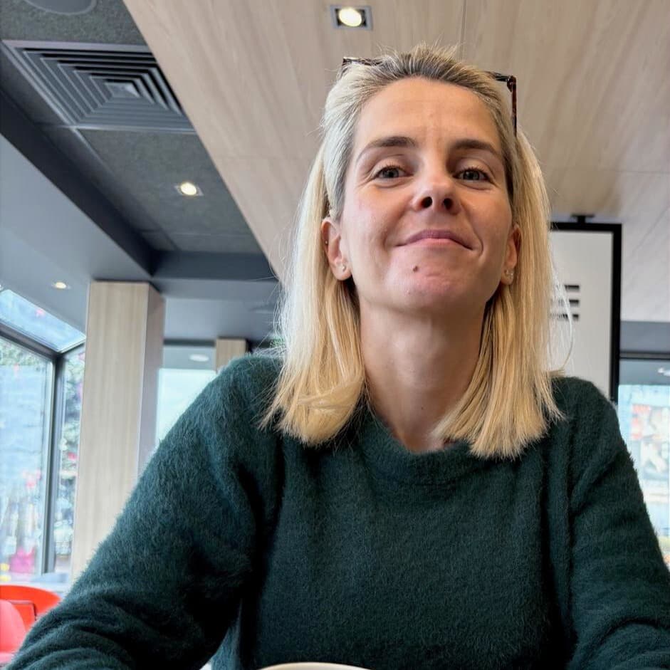 Професионален портрет в спокойно терапевтично пространство